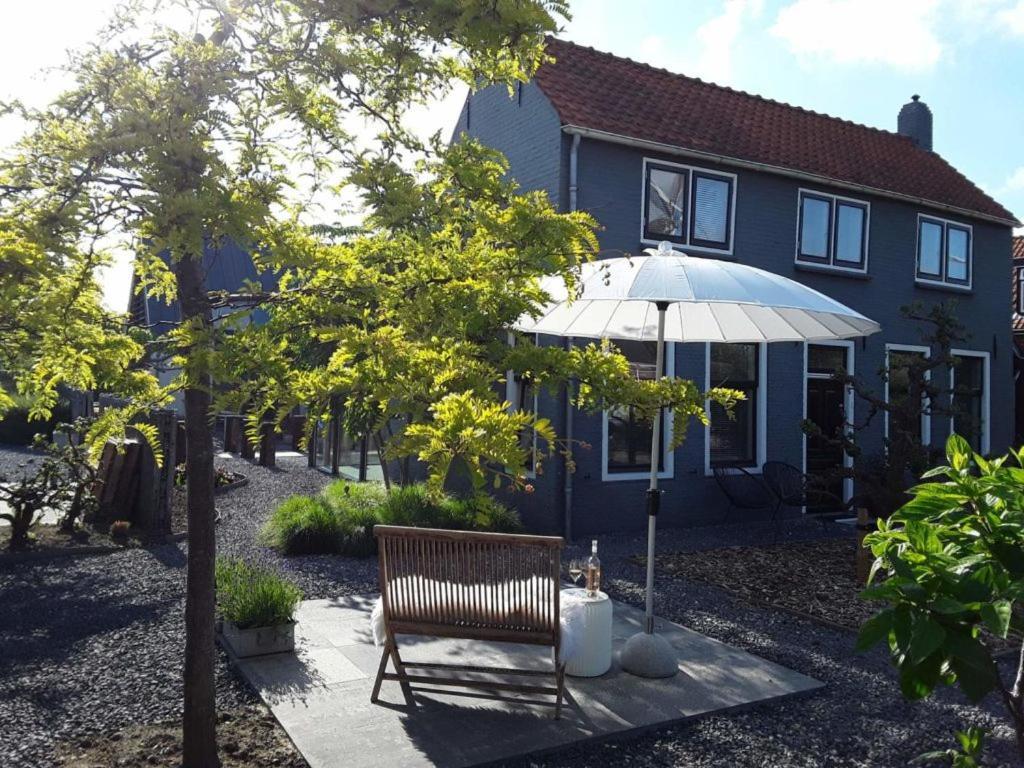 Maan B&B + Galerie Kortgene Exterior photo